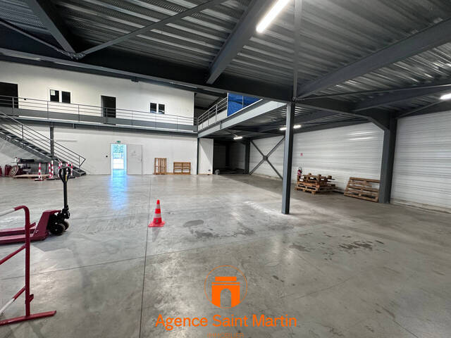 Vendu Fonds de commerce local commercial 4 pièces Montélimar 26200