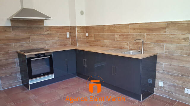 Location Maison 4 pièces Châteauneuf-du-Rhône 26780