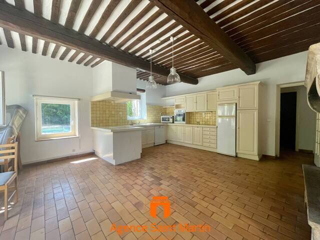 Vente Immeuble vide 15 pièces Montélimar 26200