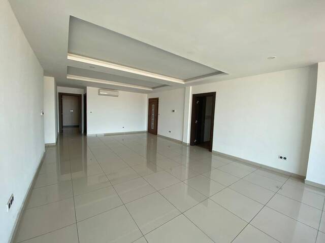 Location Local 152 m² Abidjan 99326
