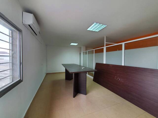 Location Local 268 m² Abidjan 99326