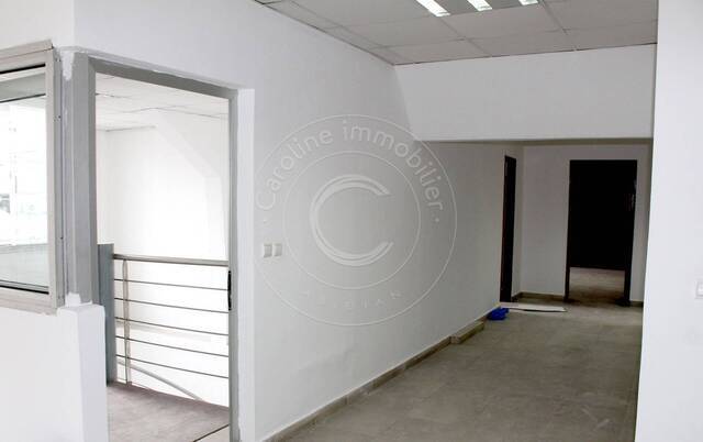 Location Local 324 m² Abidjan 99326