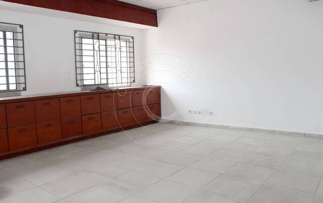 Location Local 324 m² Abidjan 99326