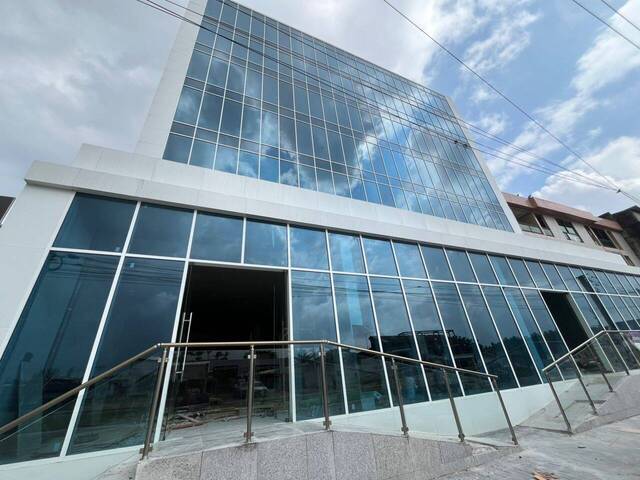 Location Local 310 m² Abidjan 99326