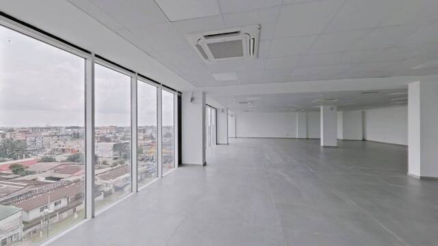 Location Local 335 m² Abidjan 99326