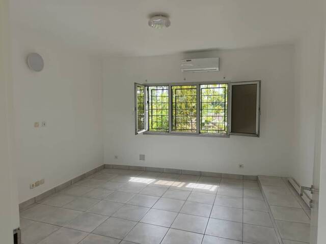 Location Local 95 m² Abidjan 99326