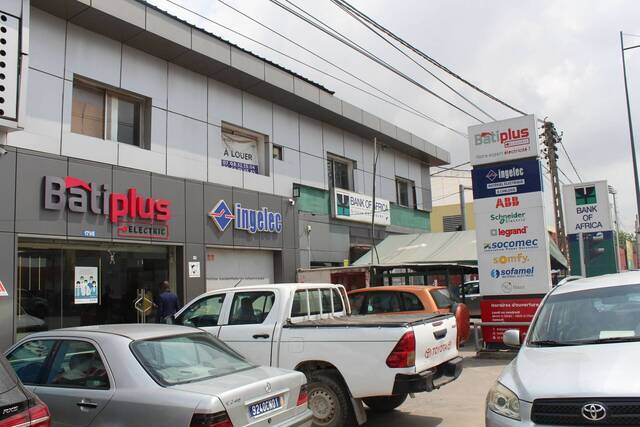 Location Local 375 m² Abidjan 99326