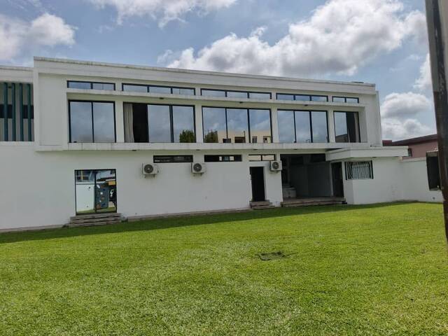 Location Local 500 m² Abidjan 99326