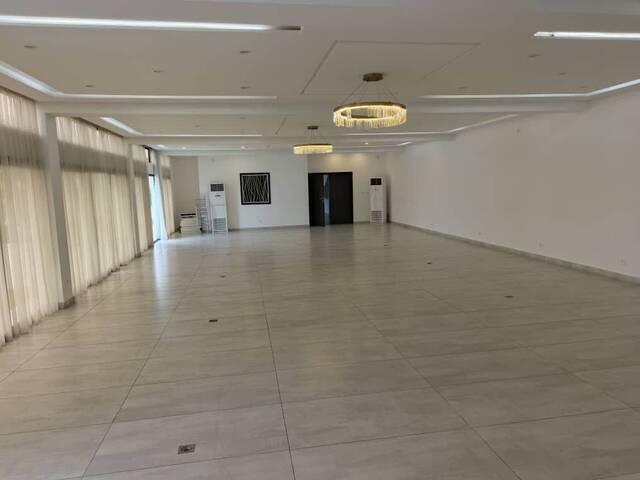 Location Local 500 m² Abidjan 99326