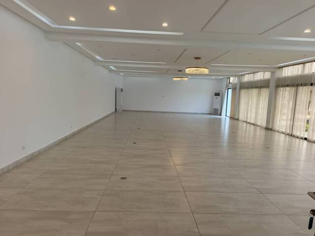 Location Local 500 m² Abidjan 99326