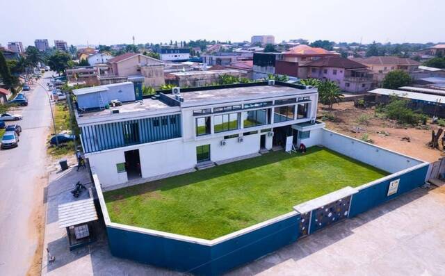 Location Local 500 m² Abidjan 99326