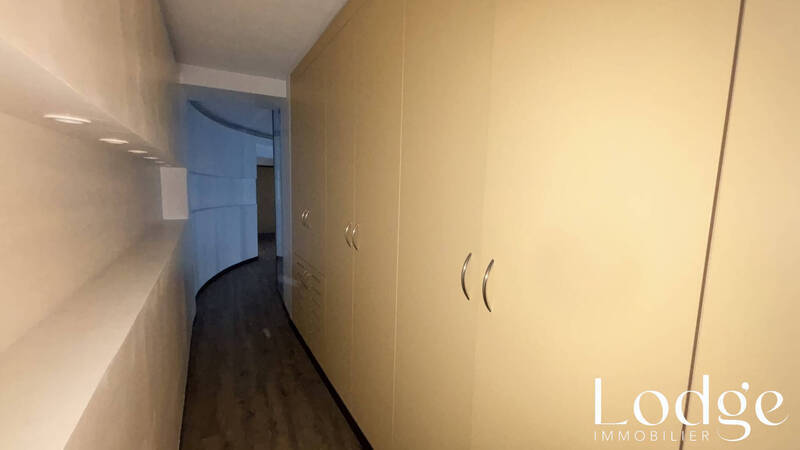 Location local 140 m² à Aix-en-Provence 13090 2 950 €
