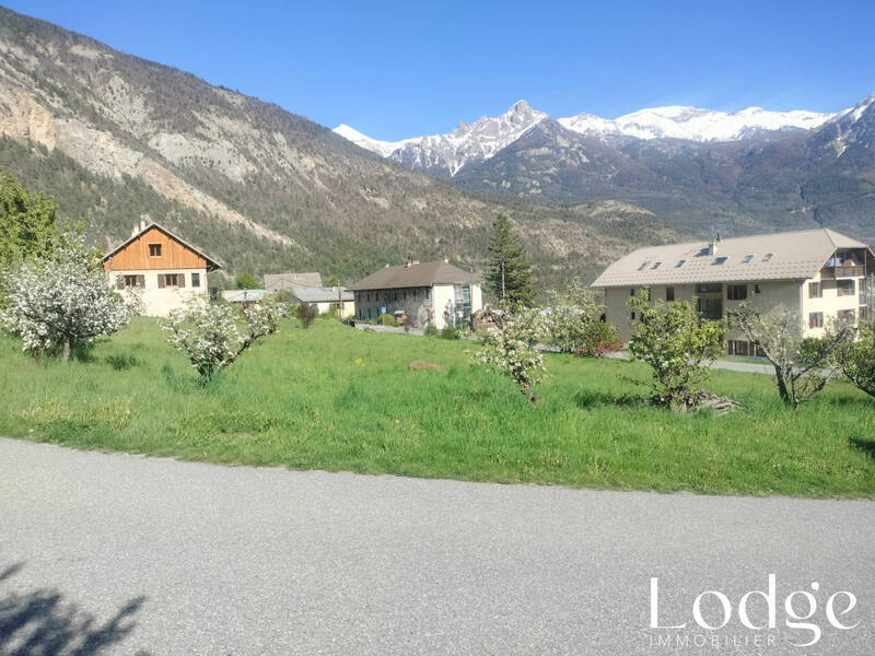 Vente terrain 2727 m² à Les Vigneaux 05120