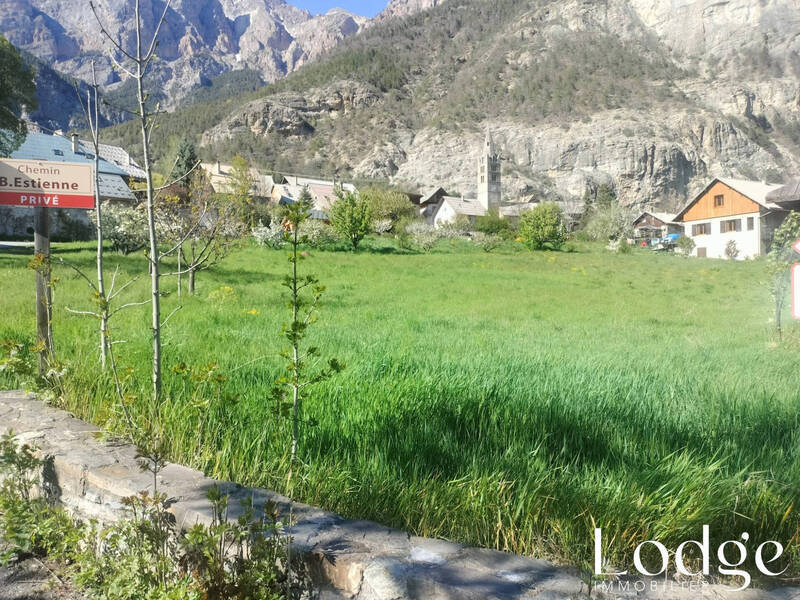 Vente terrain 2727 m² à Les Vigneaux 05120