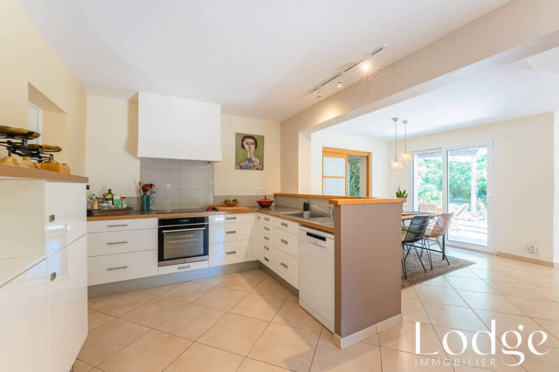 Vente maison 6 pièces 150 m² à Saint-Marc-Jaumegarde 13100