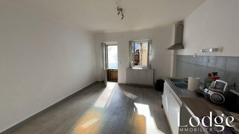 Bien vendu maison 5 pièces 105 m² à Saint-Martin-de-Queyrières 05120