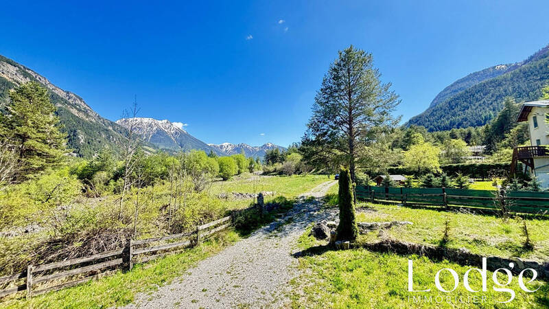 Vente maison 8 pièces 180 m² à Val-des-Prés 05100
