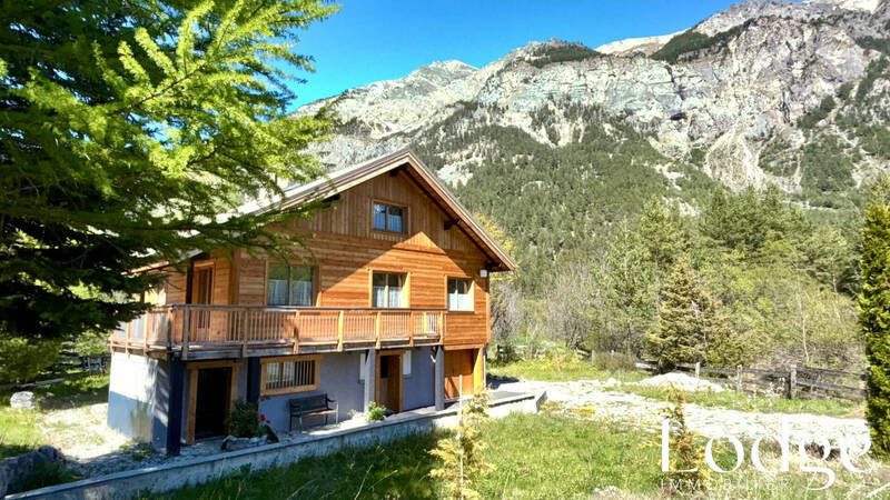 Vente maison 8 pièces 180 m² à Val-des-Prés 05100