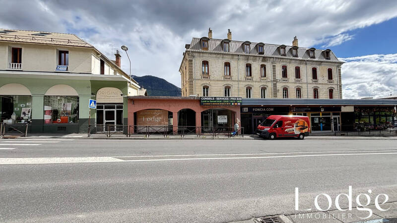 Location local 57 m² à Briançon 05100 1 390 €