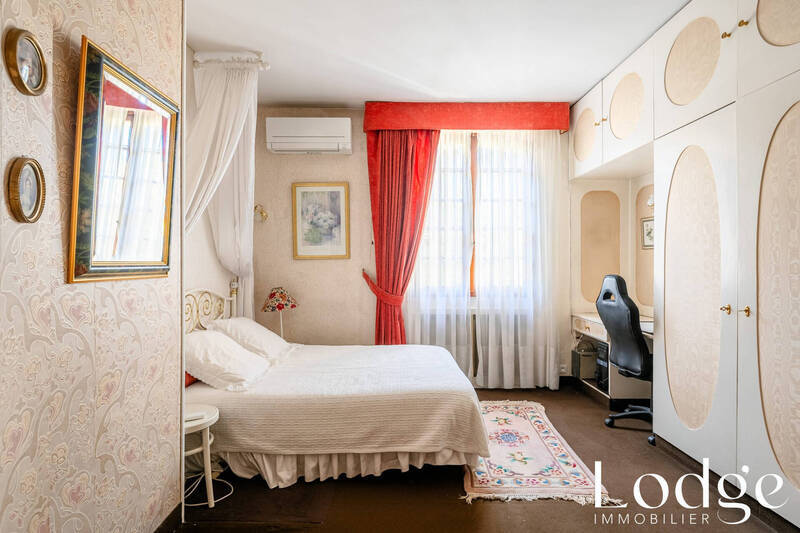 Vente maison 8 pièces 229.3 m² à Aix-en-Provence 13100