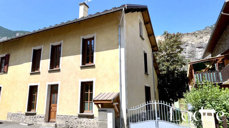 Vente maison 6 pièces 135 m² à L' Argentière-la-Bessée 05120