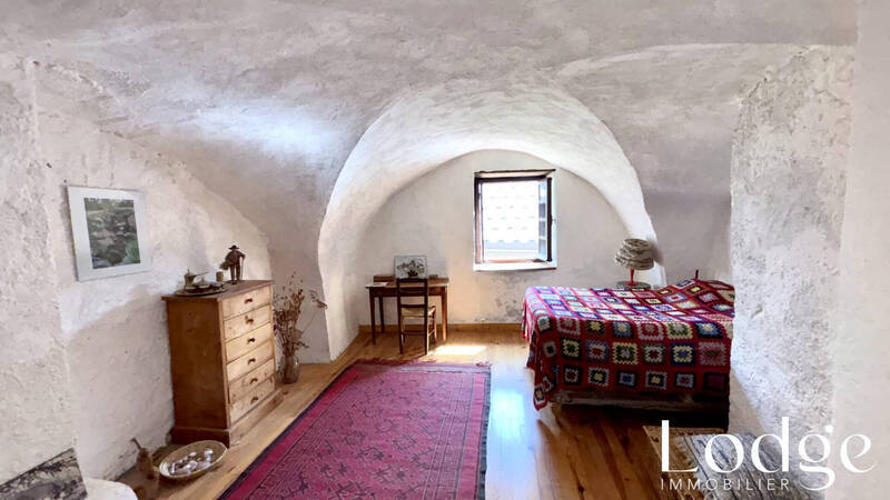 Vente maison 10 pièces 350 m² à Névache 05100
