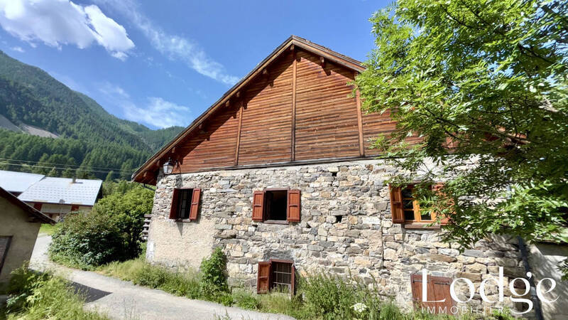 Vente maison 10 pièces 350 m² à Névache 05100