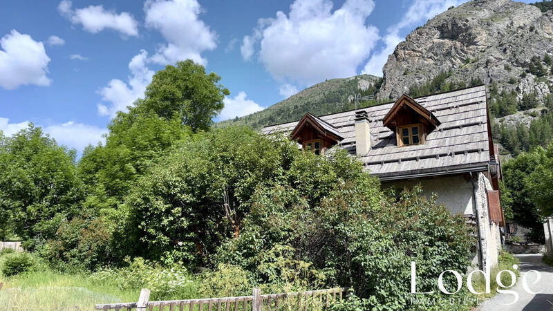 Vente maison 10 pièces 350 m² à Névache 05100