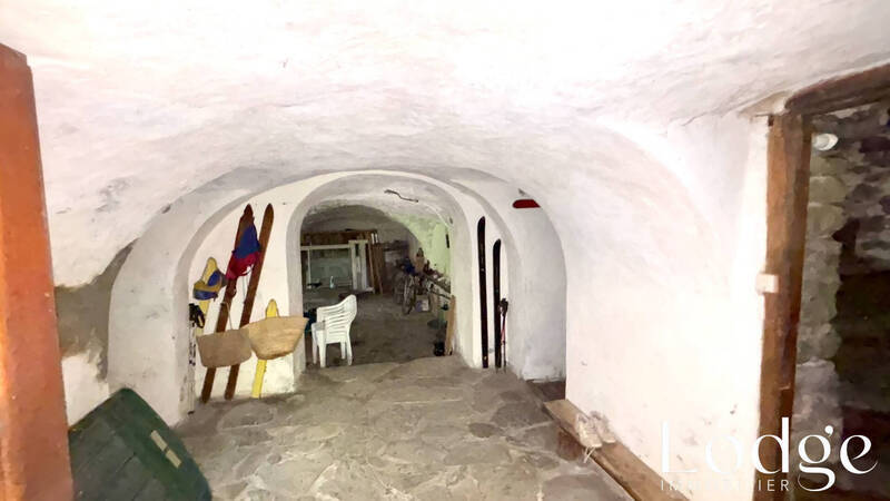 Vente maison 10 pièces 350 m² à Névache 05100
