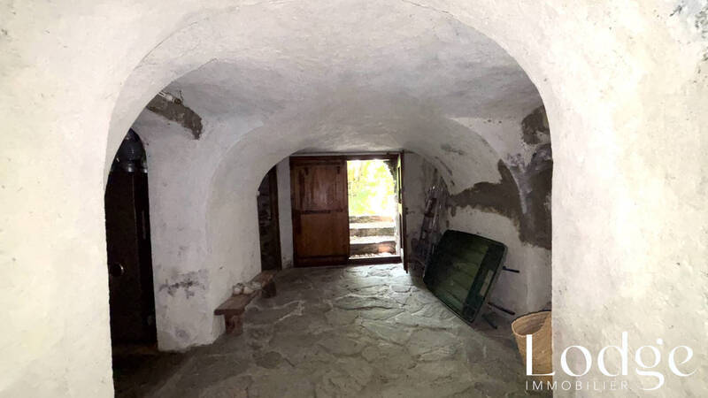 Vente maison 10 pièces 350 m² à Névache 05100