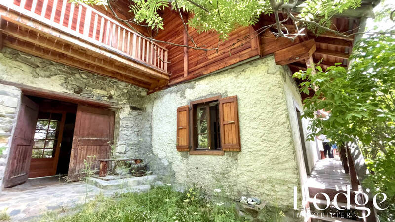 Vente maison 10 pièces 350 m² à Névache 05100