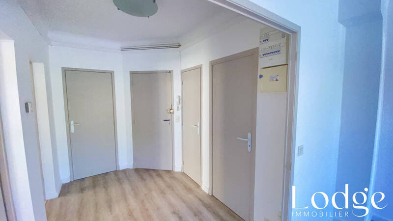 Bien vendu appartement 4 pièces 60.51 m² à Aix-en-Provence 13100