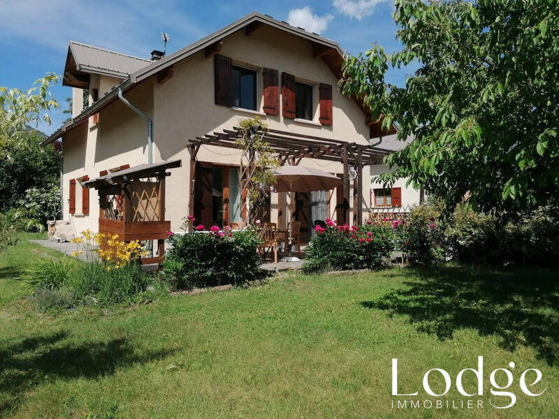 Bien vendu maison 5 pièces 120 m² à Saint-Martin-de-Queyrières 05120