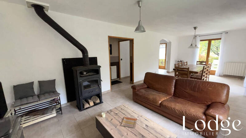 Bien vendu maison 5 pièces 120 m² à Saint-Martin-de-Queyrières 05120