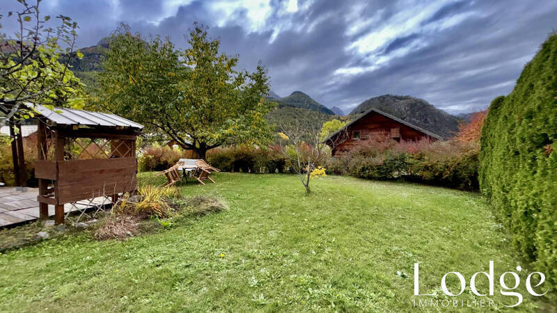 Bien vendu maison 5 pièces 120 m² à Saint-Martin-de-Queyrières 05120