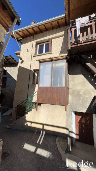Bien vendu maison 5 pièces 105 m² à Saint-Martin-de-Queyrières 05120