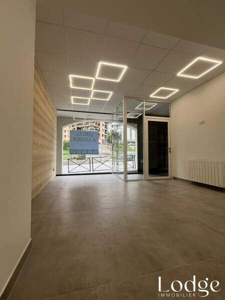 Location local 57 m² à Briançon 05100 1 390 €