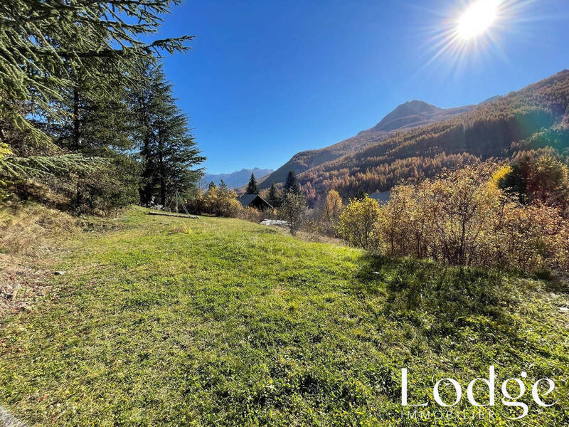 Vente terrain 1032 m² à La Salle-les-Alpes 05240