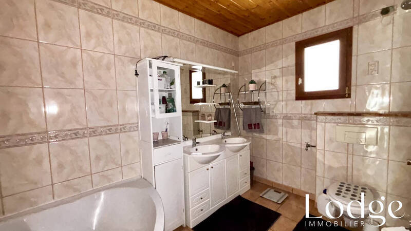 Vente maison 7 pièces 150 m² à La Roche-de-Rame 05310