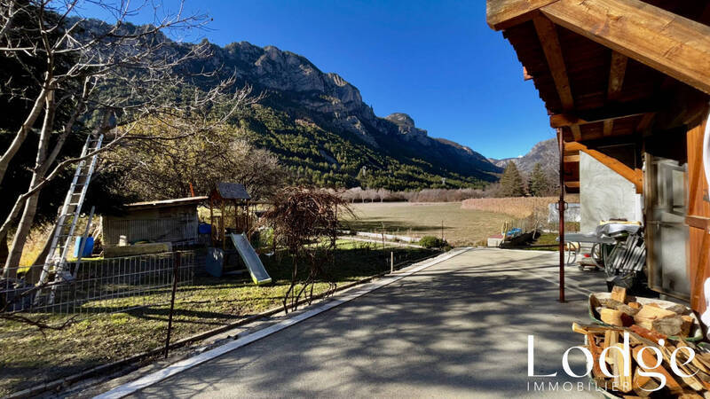 Vente maison 7 pièces 150 m² à La Roche-de-Rame 05310