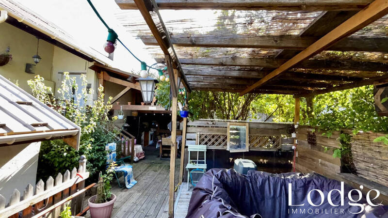 Vente appartement 3 pièces 82 m² à Saint-Martin-de-Queyrières 05120