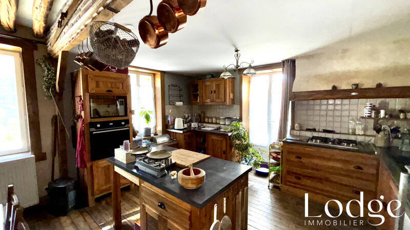 Vente appartement 3 pièces 82 m² à Saint-Martin-de-Queyrières 05120