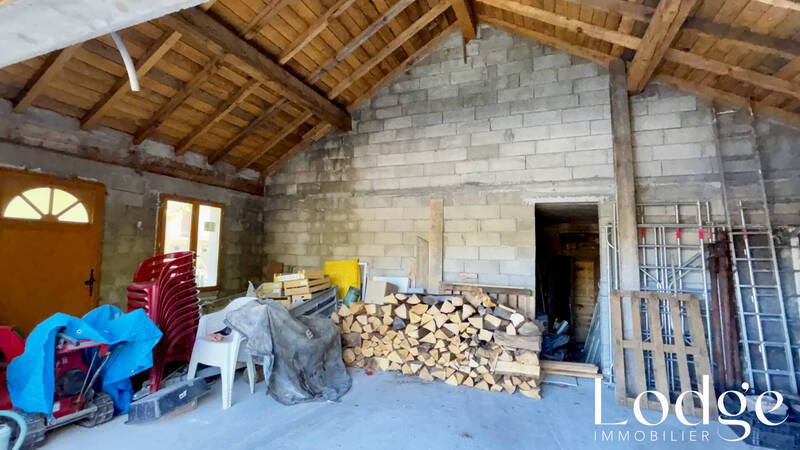 Vente appartement 3 pièces 82 m² à Saint-Martin-de-Queyrières 05120