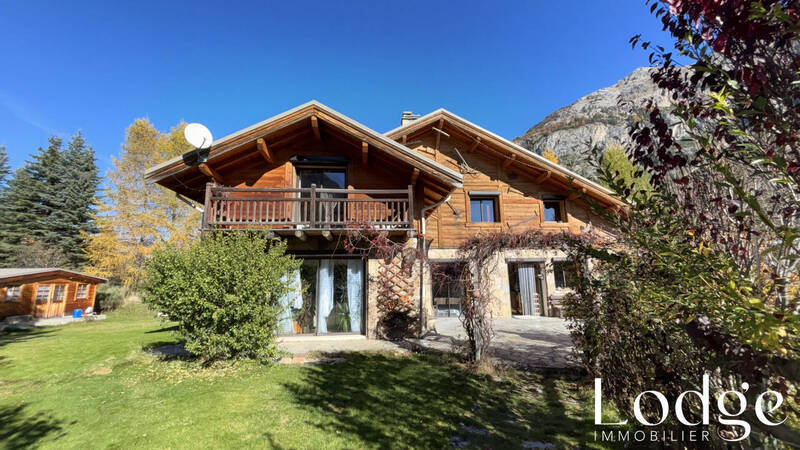 Vente maison 8 pièces 320 m² à Val-des-Prés 05100