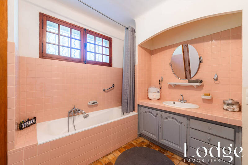 Vente maison 8 pièces 250 m² à Aix-en-Provence 13090