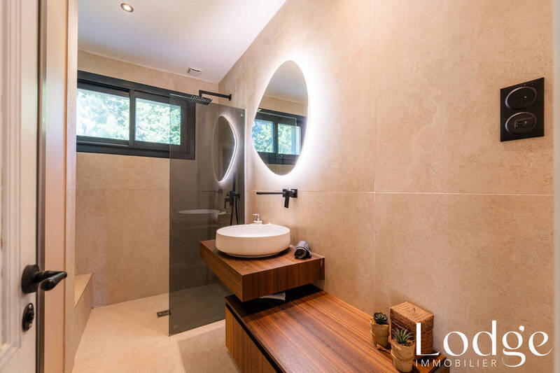 Vente maison 8 pièces 250 m² à Aix-en-Provence 13090