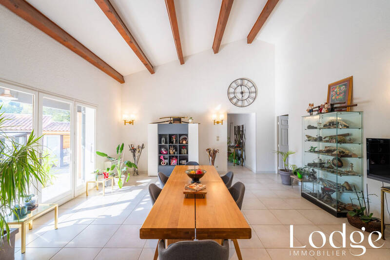 Vente maison 6 pièces 180 m² à Auriol 13390