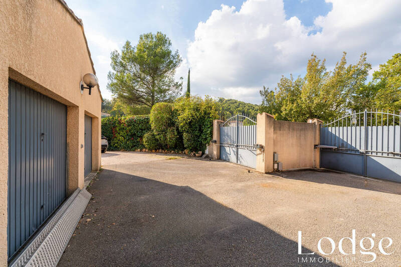 Vente maison 6 pièces 180 m² à Auriol 13390