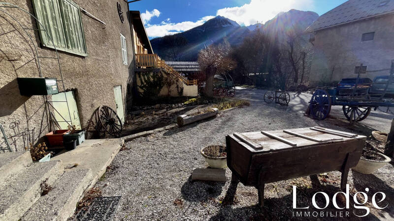 Vente maison 7 pièces 350 m² à Briançon 05100