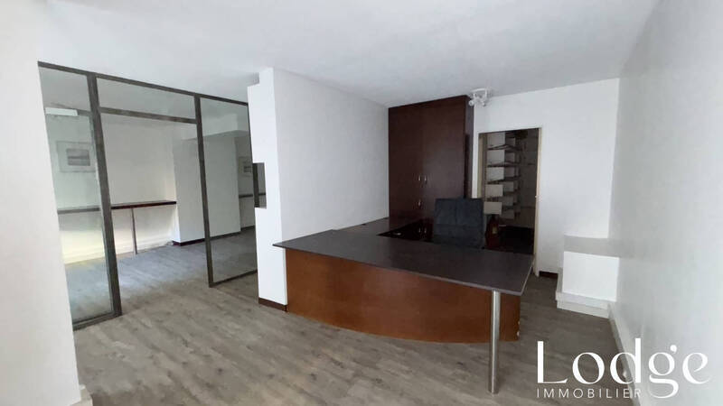 Location local 140 m² à Aix-en-Provence 13090 2 550 €